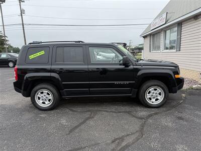 2014 Jeep Patriot Sport 4x4   - Photo 5 - Escanaba, MI 49829