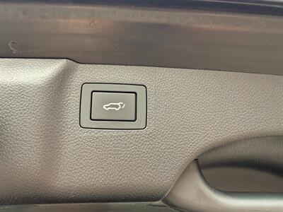 2016 Hyundai SANTA FE SE - Photo 12 - Escanaba, MI 49829