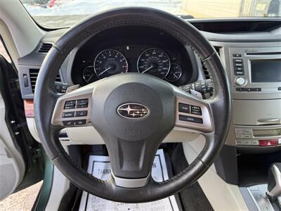 2012 Subaru Outback 2.5i Limited   - Photo 11 - Escanaba, MI 49829