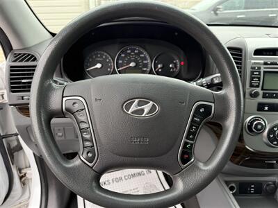 2011 Hyundai SANTA FE GLS   - Photo 9 - Escanaba, MI 49829