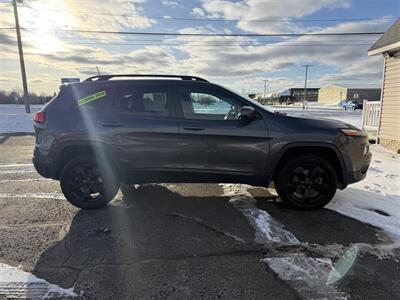 2016 Jeep Cherokee High Altitude - Photo 5 - Escanaba, MI 49829