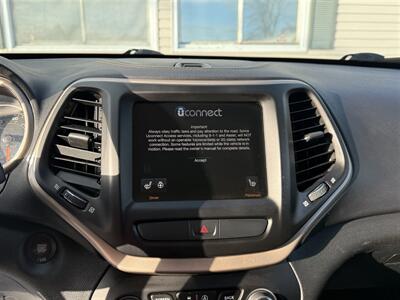 2016 Jeep Cherokee High Altitude - Photo 12 - Escanaba, MI 49829