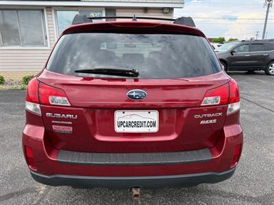 2014 Subaru Outback 2.5i Premium - Photo 6 - Escanaba, MI 49829