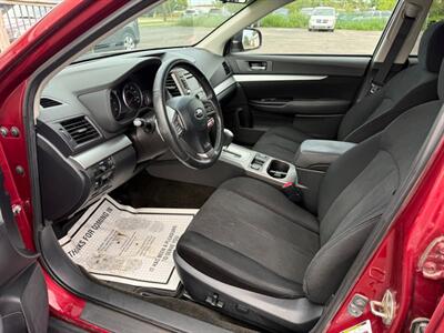 2014 Subaru Outback 2.5i Premium - Photo 9 - Escanaba, MI 49829