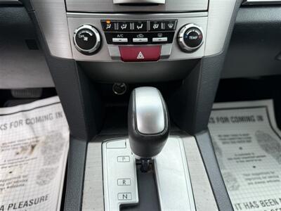 2014 Subaru Outback 2.5i Premium - Photo 13 - Escanaba, MI 49829