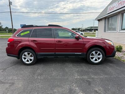 2014 Subaru Outback 2.5i Premium - Photo 5 - Escanaba, MI 49829