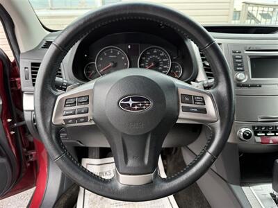 2014 Subaru Outback 2.5i Premium - Photo 11 - Escanaba, MI 49829