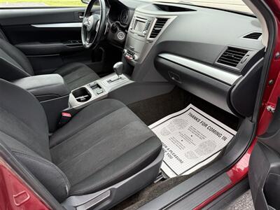 2014 Subaru Outback 2.5i Premium - Photo 18 - Escanaba, MI 49829