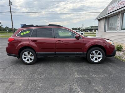 2014 Subaru Outback 2.5i Premium - Photo 5 - Escanaba, MI 49829