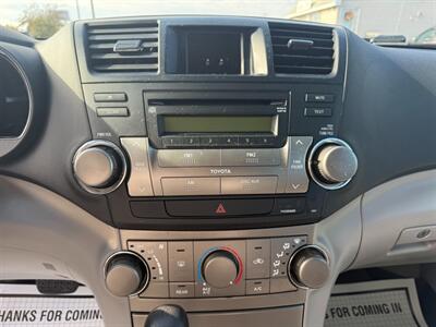 2009 Toyota Highlander   - Photo 13 - Negaunee, MI 49866