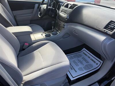 2009 Toyota Highlander   - Photo 18 - Negaunee, MI 49866