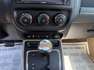 2010 Jeep Compass Limited - Photo 13 - Escanaba, MI 49829