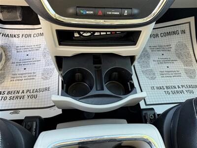 2015 Chrysler Town & Country Touring   - Photo 16 - Escanaba, MI 49829