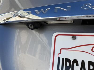 2015 Chrysler Town & Country Touring   - Photo 7 - Escanaba, MI 49829