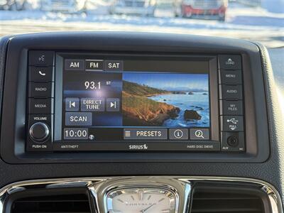 2015 Chrysler Town & Country Touring   - Photo 14 - Escanaba, MI 49829