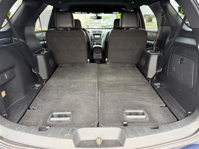 2017 Ford Explorer XLT AWD   - Photo 8 - Escanaba, MI 49829