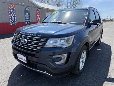 2017 Ford Explorer XLT AWD   - Photo 3 - Escanaba, MI 49829