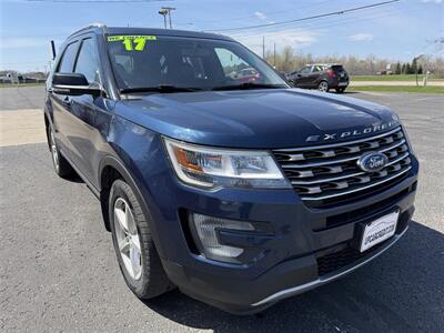 2017 Ford Explorer XLT AWD   - Photo 1 - Escanaba, MI 49829