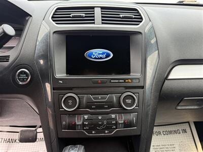 2017 Ford Explorer XLT AWD   - Photo 14 - Escanaba, MI 49829