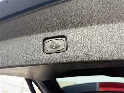 2017 Ford Explorer XLT AWD   - Photo 9 - Escanaba, MI 49829