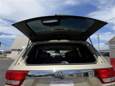2012 Jeep Grand Cherokee Overland   - Photo 8 - Negaunee, MI 49866