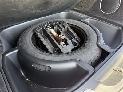2012 Jeep Grand Cherokee Overland   - Photo 11 - Negaunee, MI 49866