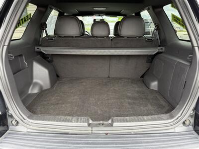 2010 Mercury Mariner Premier AWD   - Photo 7 - Escanaba, MI 49829