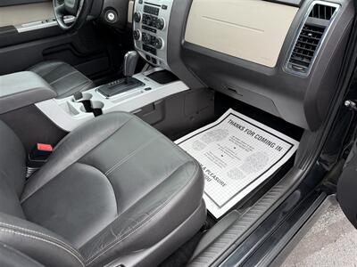 2010 Mercury Mariner Premier AWD   - Photo 20 - Escanaba, MI 49829