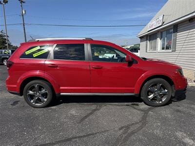 2017 Dodge Journey Crossroad AWD   - Photo 5 - Escanaba, MI 49829