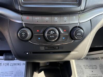 2017 Dodge Journey Crossroad AWD   - Photo 13 - Escanaba, MI 49829