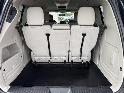 2014 Chrysler Town & Country Touring-L - Photo 8 - Escanaba, MI 49829