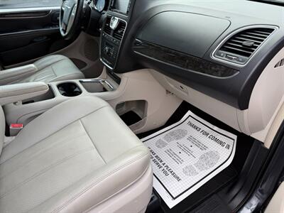 2014 Chrysler Town & Country Touring-L - Photo 21 - Escanaba, MI 49829