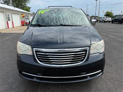 2014 Chrysler Town & Country Touring-L - Photo 2 - Escanaba, MI 49829