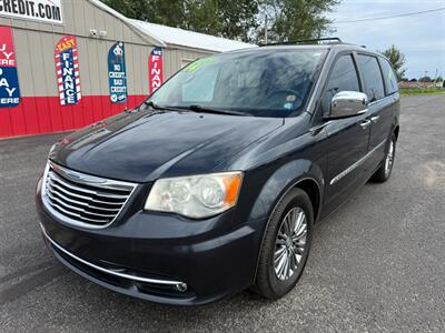 2014 Chrysler Town & Country Touring-L - Photo 3 - Escanaba, MI 49829