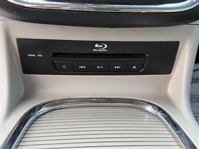 2014 Chrysler Town & Country Touring-L - Photo 16 - Escanaba, MI 49829