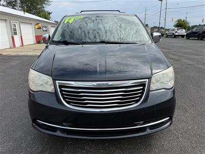 2014 Chrysler Town & Country Touring-L - Photo 2 - Escanaba, MI 49829