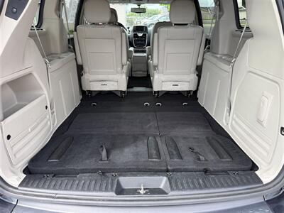 2014 Chrysler Town & Country Touring-L - Photo 9 - Escanaba, MI 49829