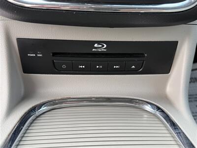 2014 Chrysler Town & Country Touring-L - Photo 16 - Escanaba, MI 49829