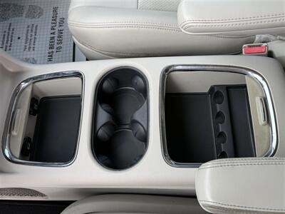 2014 Chrysler Town & Country Touring-L - Photo 17 - Escanaba, MI 49829