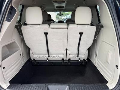 2014 Chrysler Town & Country Touring-L - Photo 8 - Escanaba, MI 49829