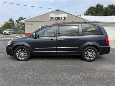 2014 Chrysler Town & Country Touring-L - Photo 4 - Escanaba, MI 49829