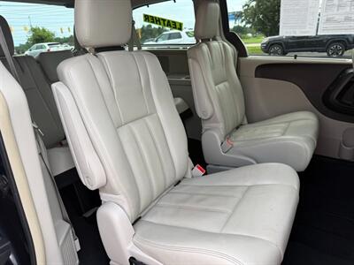 2014 Chrysler Town & Country Touring-L - Photo 27 - Escanaba, MI 49829