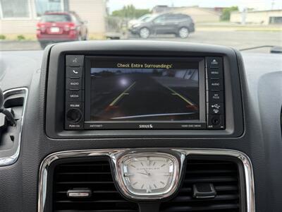 2014 Chrysler Town & Country Touring-L - Photo 14 - Escanaba, MI 49829