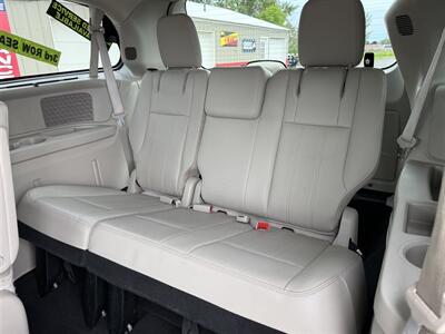 2014 Chrysler Town & Country Touring-L - Photo 23 - Escanaba, MI 49829