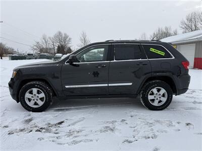 2011 Jeep Grand Cherokee Laredo   - Photo 4 - Escanaba, MI 49829