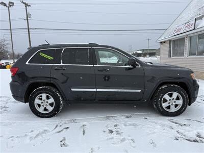 2011 Jeep Grand Cherokee Laredo   - Photo 5 - Escanaba, MI 49829