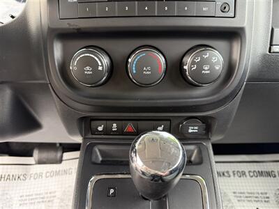 2014 Jeep Patriot Latitude 4x4   - Photo 12 - Escanaba, MI 49829