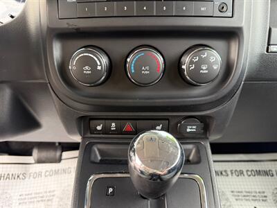 2014 Jeep Patriot Latitude 4x4   - Photo 12 - Escanaba, MI 49829