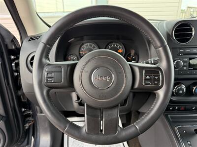 2014 Jeep Patriot Latitude 4x4   - Photo 10 - Escanaba, MI 49829