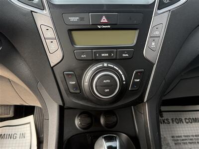 2016 Hyundai SANTA FE SE - Photo 19 - Escanaba, MI 49829
